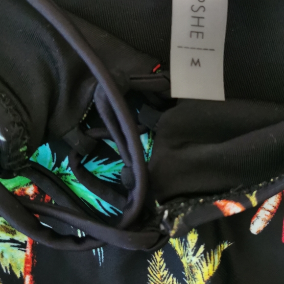 Cupshe two piece - Picture 4 of 6